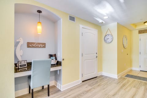 Waterfront Condo with Water Park, Walk to the Beach! Apartment in Indian Rocks Beach