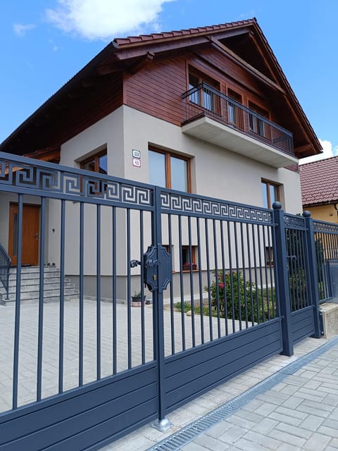 Property building, Quiet street view, Parking