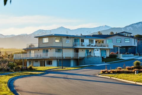 Property building, Neighbourhood, Street view