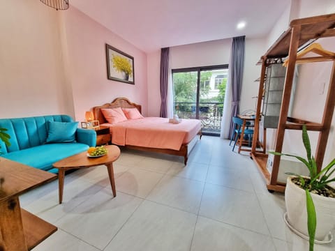 Seating area, Bedroom