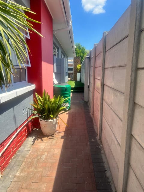 izuba Lodge Bed and Breakfast in Cape Town