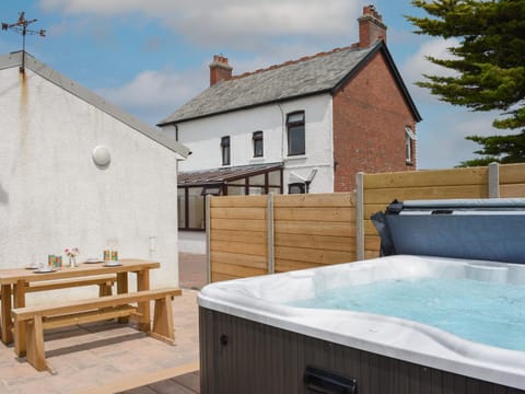 Silver Crooks House in Holsworthy