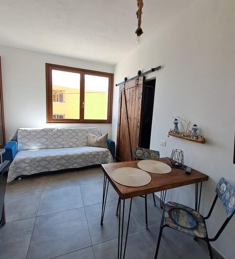 Kitchen or kitchenette, Living room, Seating area