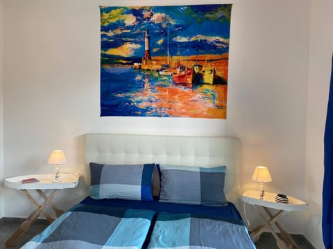 Bed, Photo of the whole room