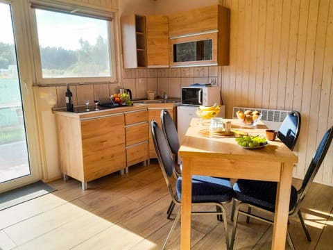 Coffee/tea facilities, View (from property/room), Balcony/Terrace, Kitchen or kitchenette, Food and drinks, Decorative detail, Dining area, Food, microwave, minibar, pet friendly, stove, wardrobe