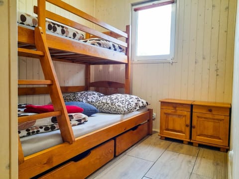 Bed, Photo of the whole room, Bedroom, bunk bed, towels, wardrobe