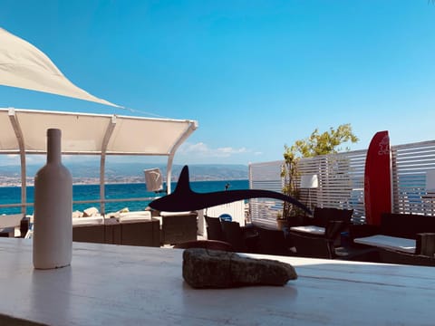 Restaurant/places to eat, Beach
