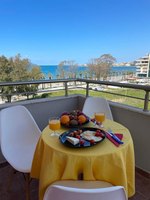 Patio, Day, Natural landscape, View (from property/room), Balcony/Terrace, Dining area, Sea view, Sunset