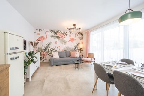 TV and multimedia, Living room, Dining area