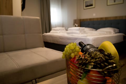 Bed, Photo of the whole room, Seating area, Bedroom