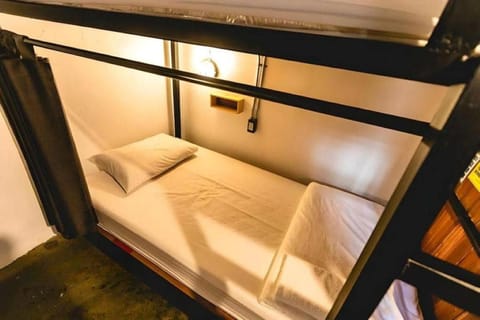 Bed, bunk bed