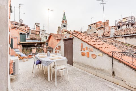 Nearby landmark, Balcony/Terrace