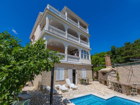 Facade/entrance, Swimming pool