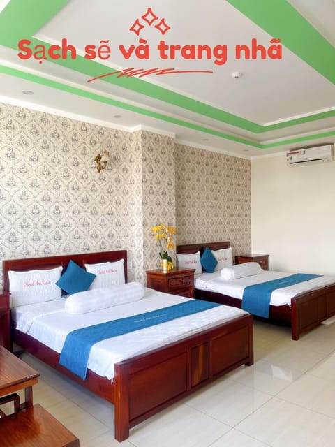 Photo of the whole room, air conditioner