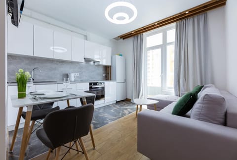Kitchen or kitchenette, Seating area, Dining area