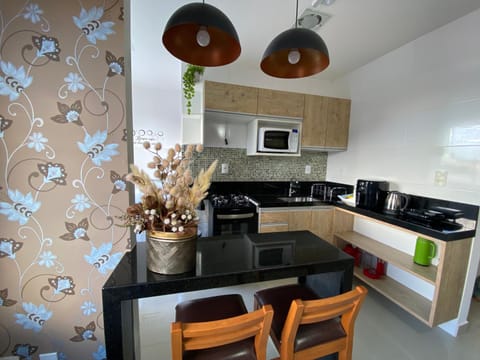 Kitchen or kitchenette, Dining area, minibar, oven, pet friendly, stove