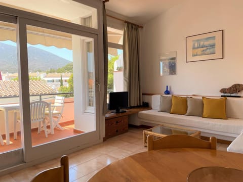 SAGUARDA - Apartamento luminoso con terraza Apartment in Cadaqués