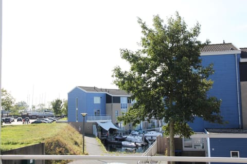 Property building, Neighbourhood
