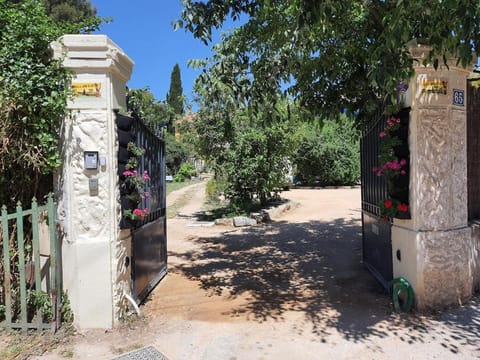 Osez Adélaïde House in La Ciotat