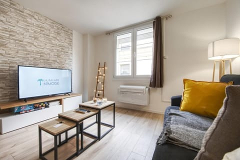 La Balade Nîmoise Center Car Park AC Apartment in Nimes