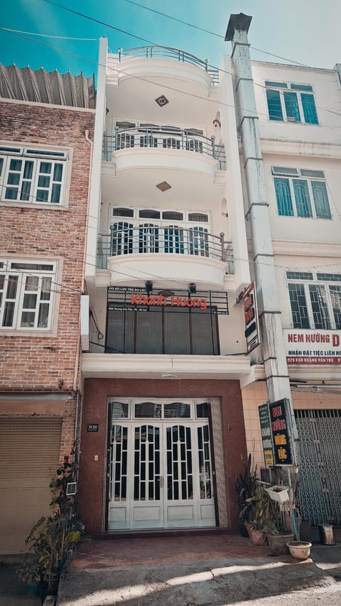 Property building, Day