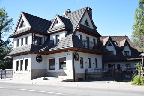 Property building, Street view