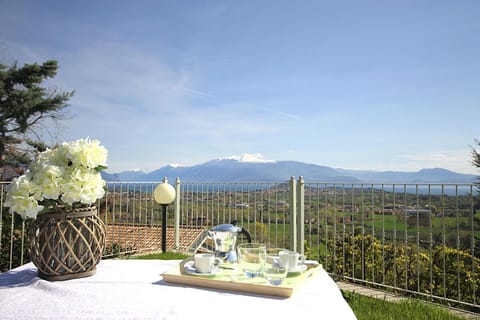 Garden, Balcony/Terrace, Lake view