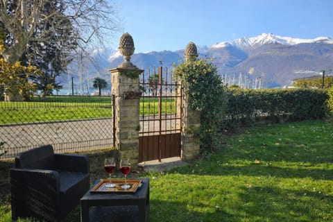 Garden, Breakfast