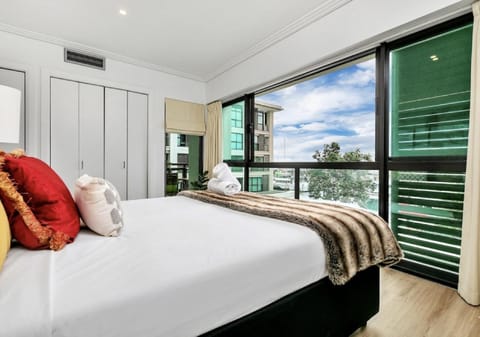 Bed, View (from property/room), Balcony/Terrace, Bedroom