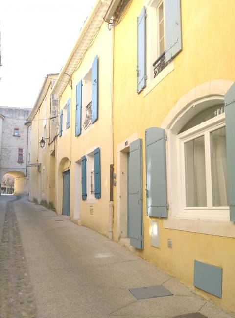 Property building, Facade/entrance, Off site