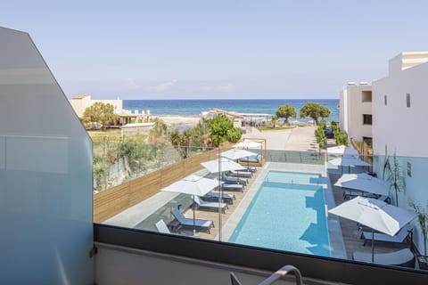 Balcony/Terrace, Pool view, Sea view