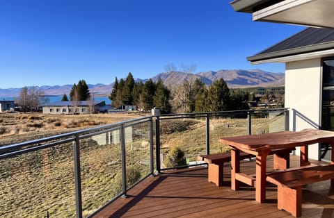 Property building, Patio, Lake view, Mountain view