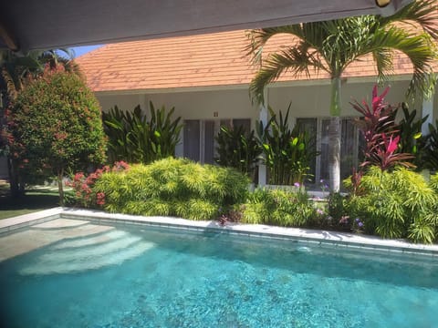 Property building, Garden, Pool view, Swimming pool, Breakfast, Breakfast