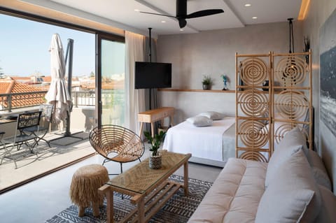 TV and multimedia, Photo of the whole room