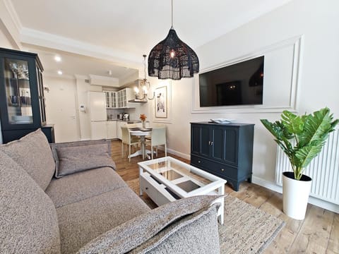 TV and multimedia, Kitchen or kitchenette, Living room