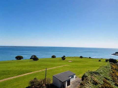 Property building, Golfcourse, Golfcourse, View (from property/room), Sea view