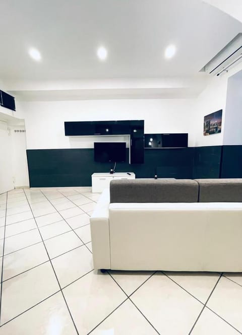 Seating area, air conditioner