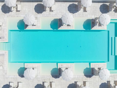 Day, Pool view, Swimming pool, sunbed