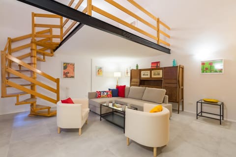 Living room, Seating area