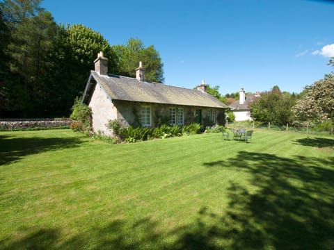 Middle Cottage - Tarvit House in Scotland