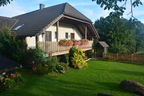 Property building, Facade/entrance, Garden
