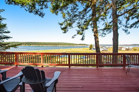 Marrowstone Island Beach Cabin Cabin in Marrowstone Island