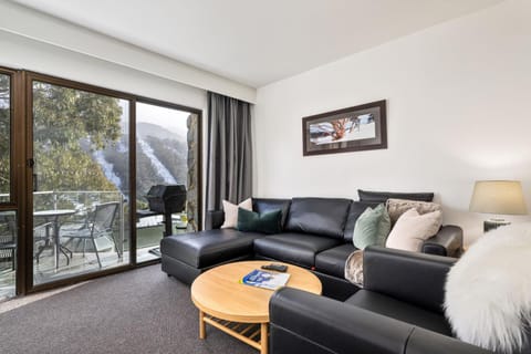 BBQ facilities, Balcony/Terrace, Living room