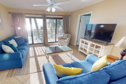 Commodore 205 (3/3) House in Lower Grand Lagoon