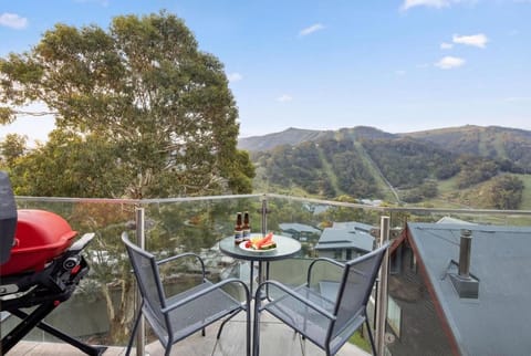 Balcony/Terrace, Mountain view