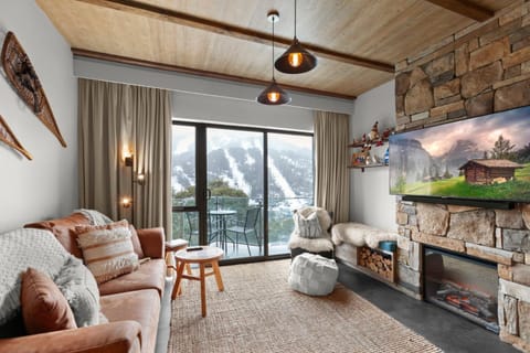 Living room, Mountain view