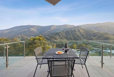Balcony/Terrace, Mountain view