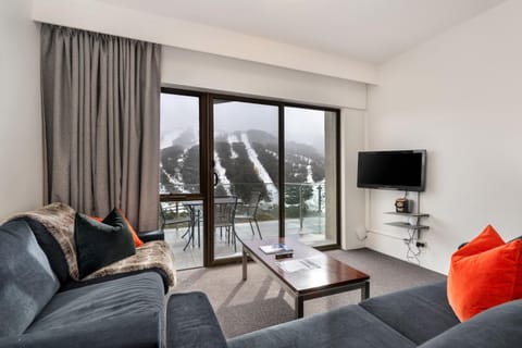Living room, Mountain view
