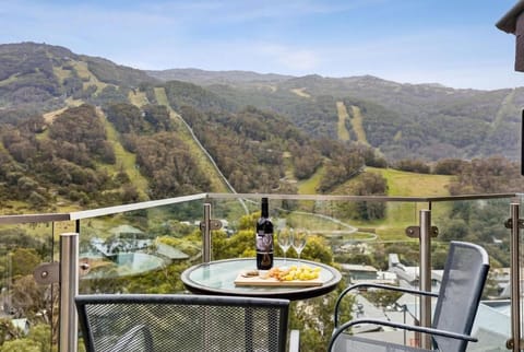 Balcony/Terrace, Mountain view