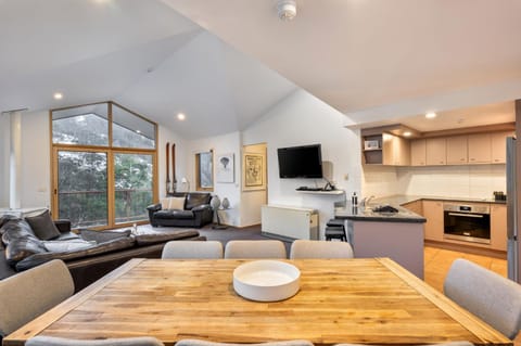 Kitchen or kitchenette, Living room, Dining area